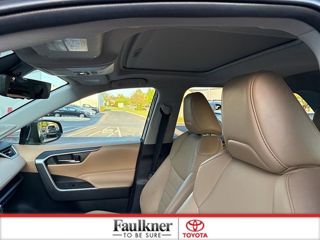Certified 2022 Toyota RAV4 XLE Premium AWD/4WD image 29