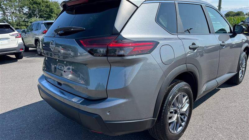 Used 2024 Nissan Rogue S AWD/4WD image 28