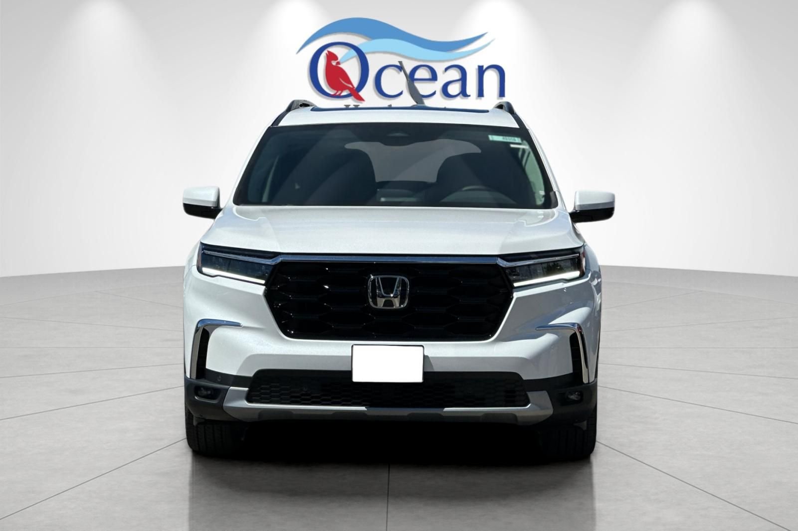 New 2025 Honda Pilot Touring image 9