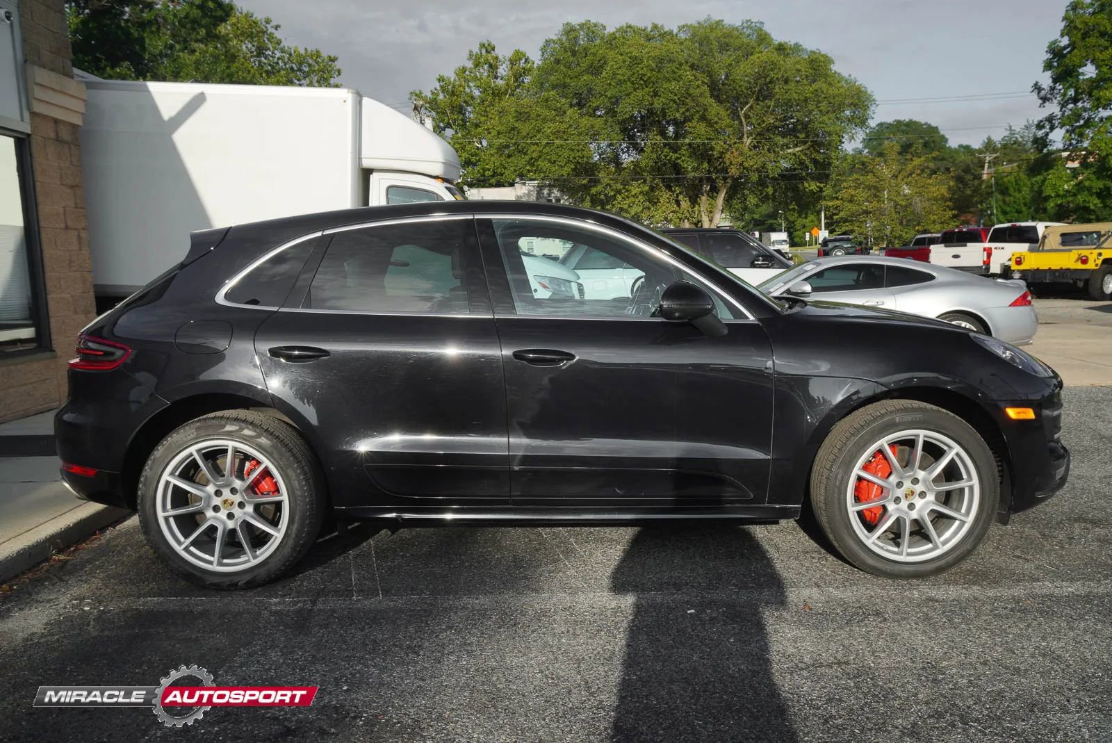 Used 2017 Porsche Macan Turbo image 8