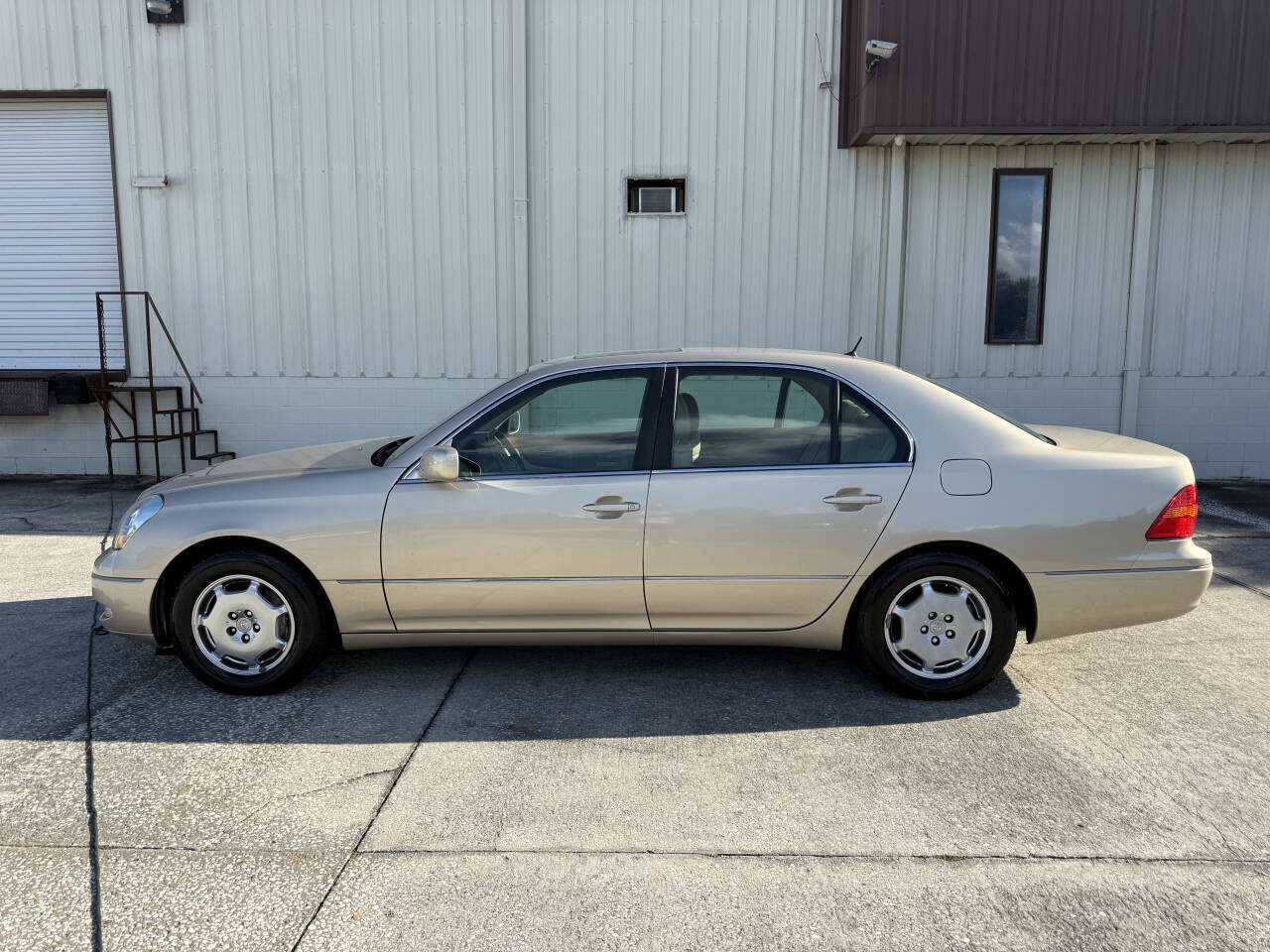 Used 2002 Lexus LS 430 RWD image 8