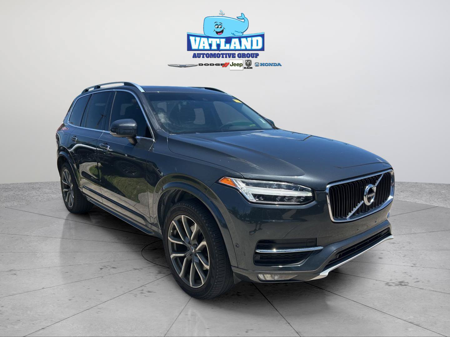 Used 2017 Volvo XC90 T6 Momentum w/ Vision Package AWD/4WD image 7