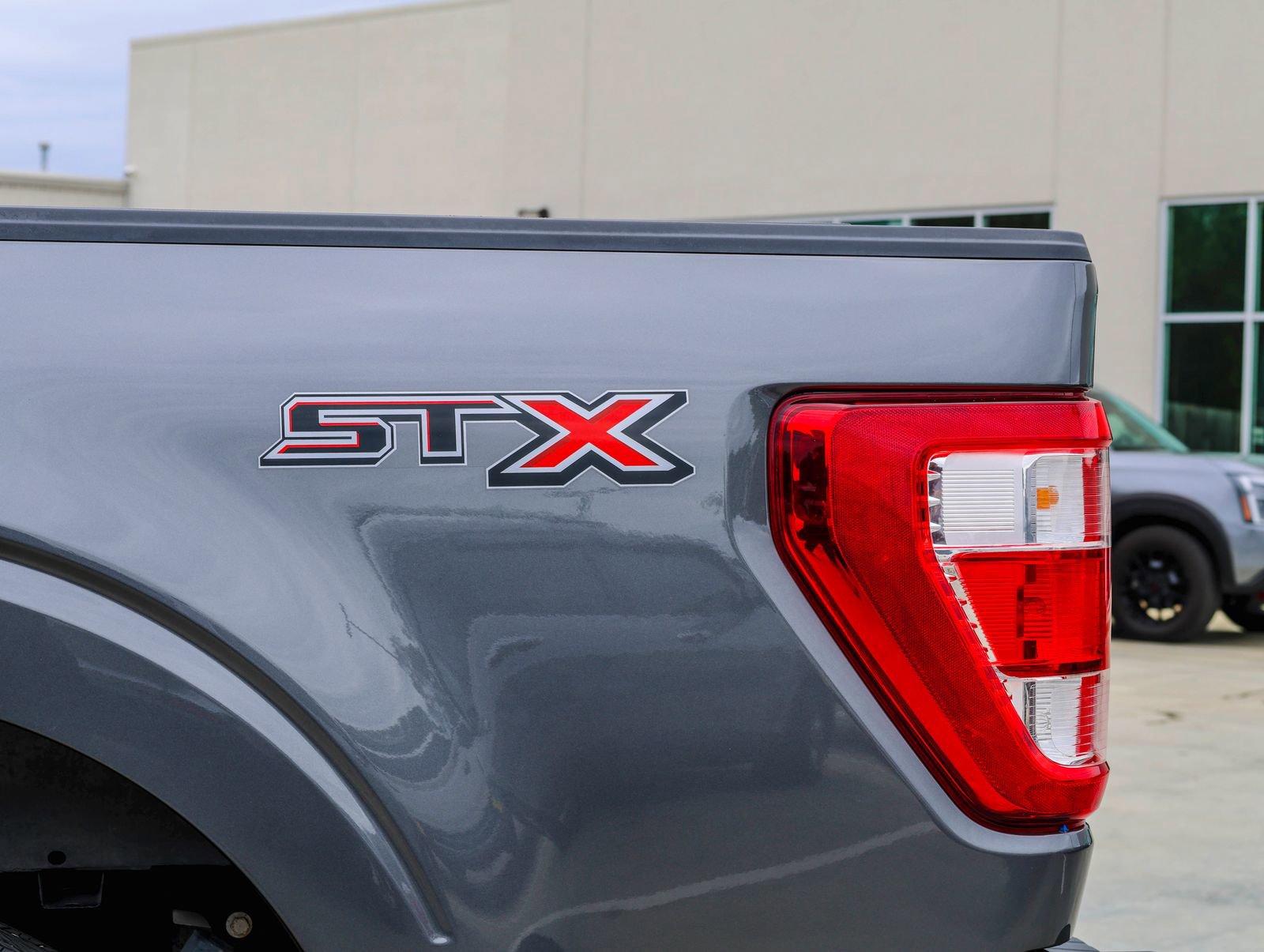 Used 2022 Ford F150 XL w/ STX Appearance Package RWD image 8