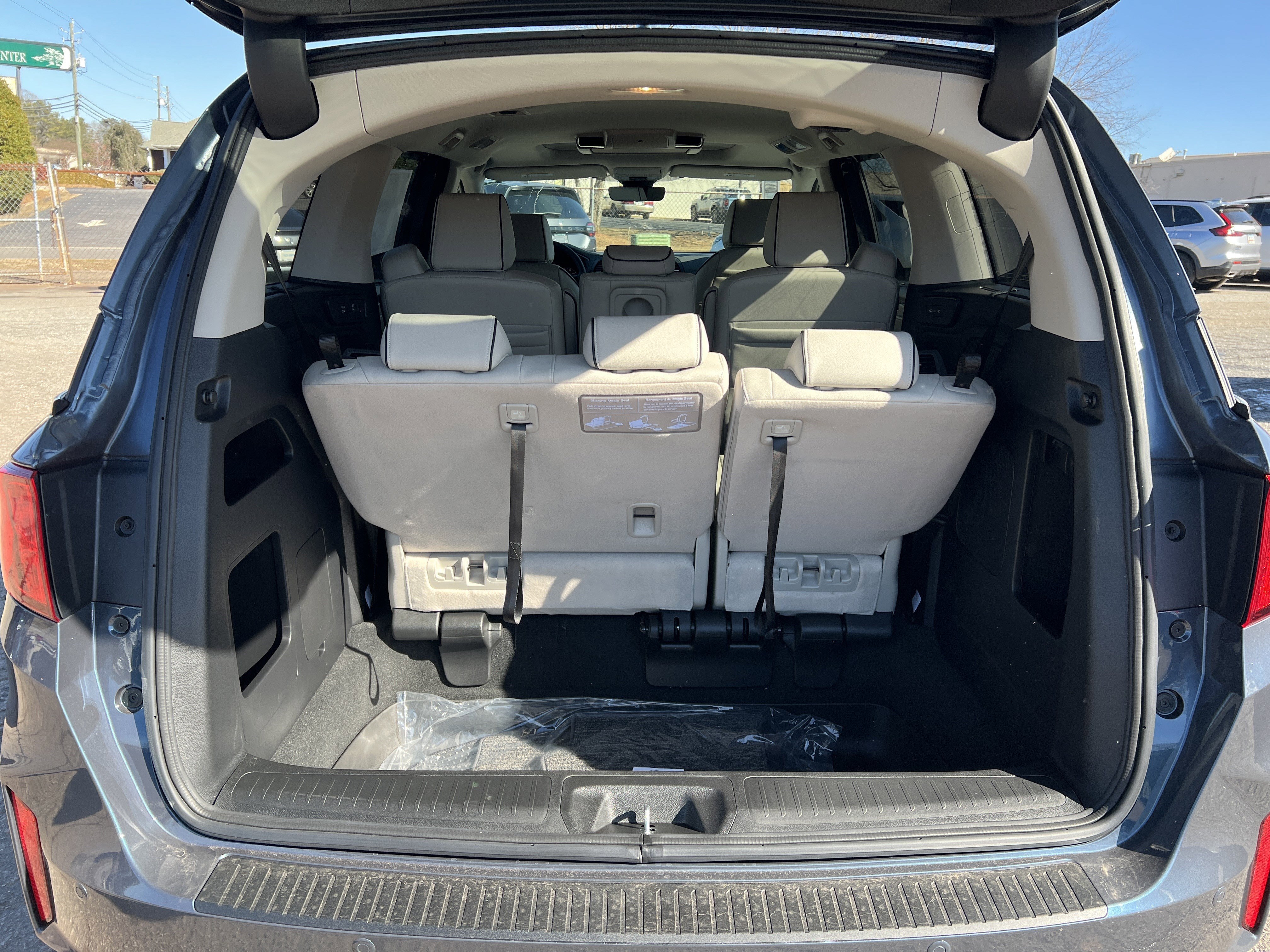 New 2026 Honda Odyssey Touring image 32