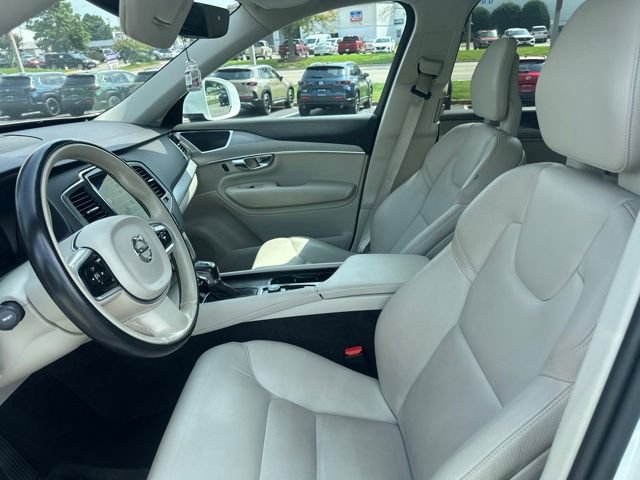 Used 2021 Volvo XC90 T5 Momentum w/ Protection Package AWD/4WD image 2