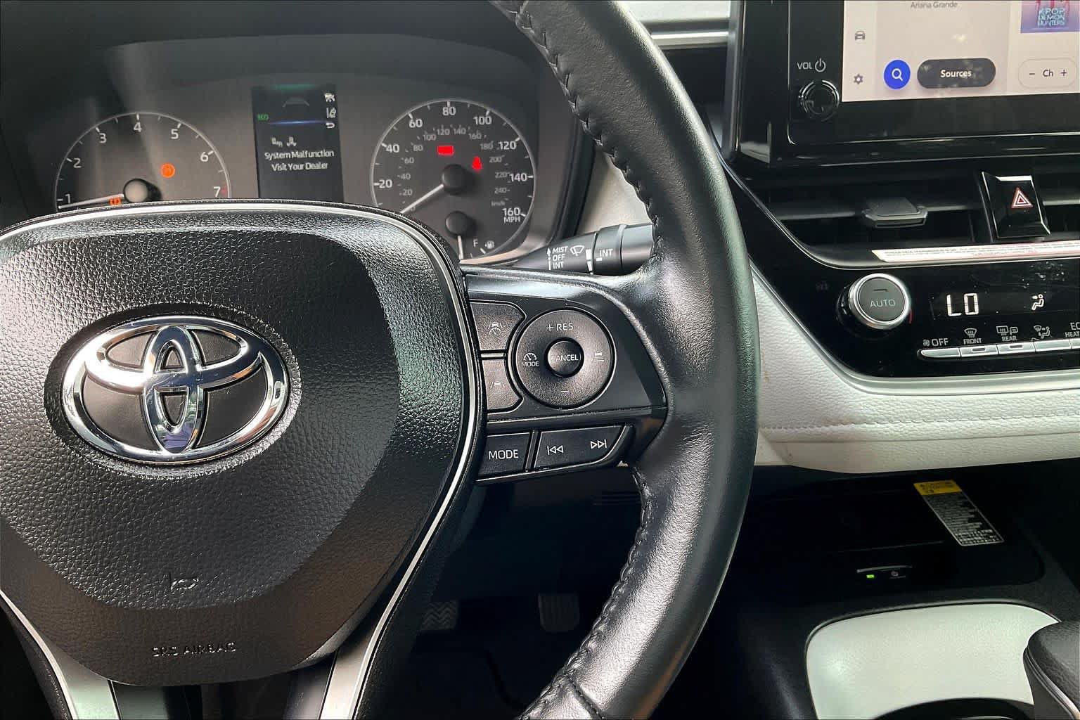 Used 2024 Toyota Corolla SE w/ SE Premium Package FWD image 22