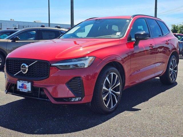 Used 2023 Volvo XC60 B5 Plus AWD/4WD image 7