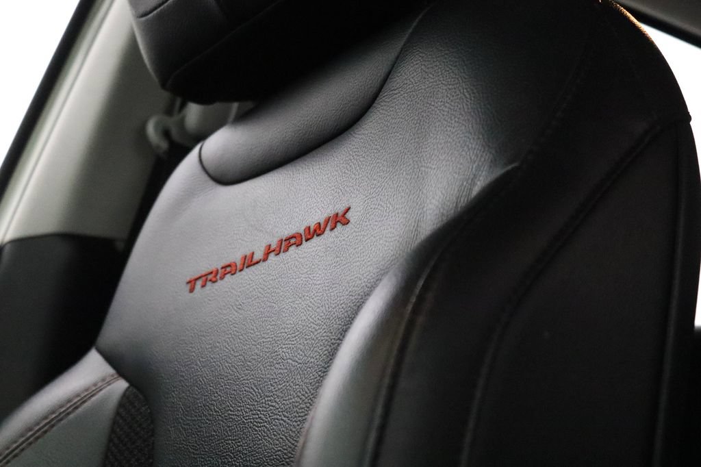 Used 2019 Jeep Compass Trailhawk AWD/4WD image 13