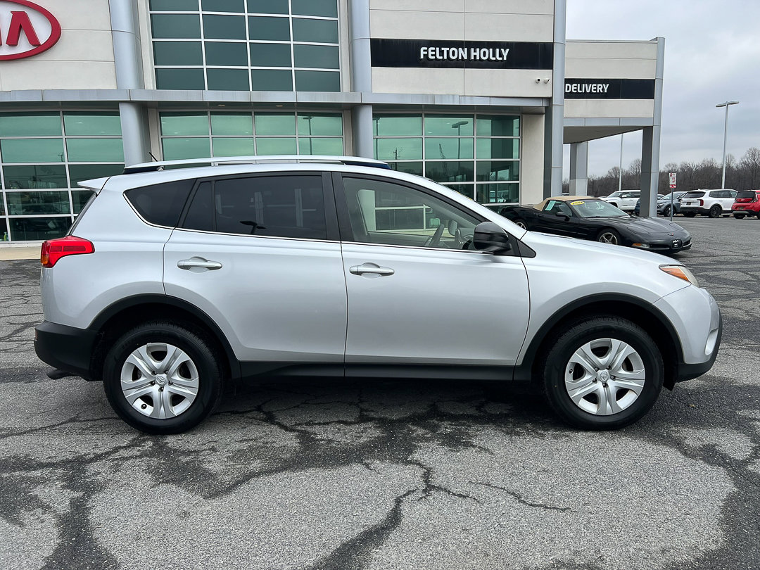 Used 2013 Toyota RAV4 LE image 8