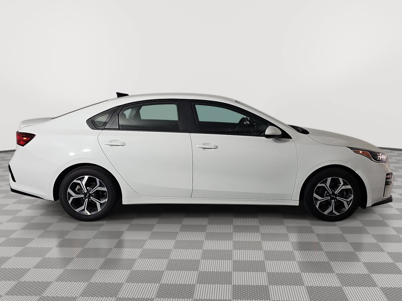 Used 2019 Kia Forte LXS FWD image 9