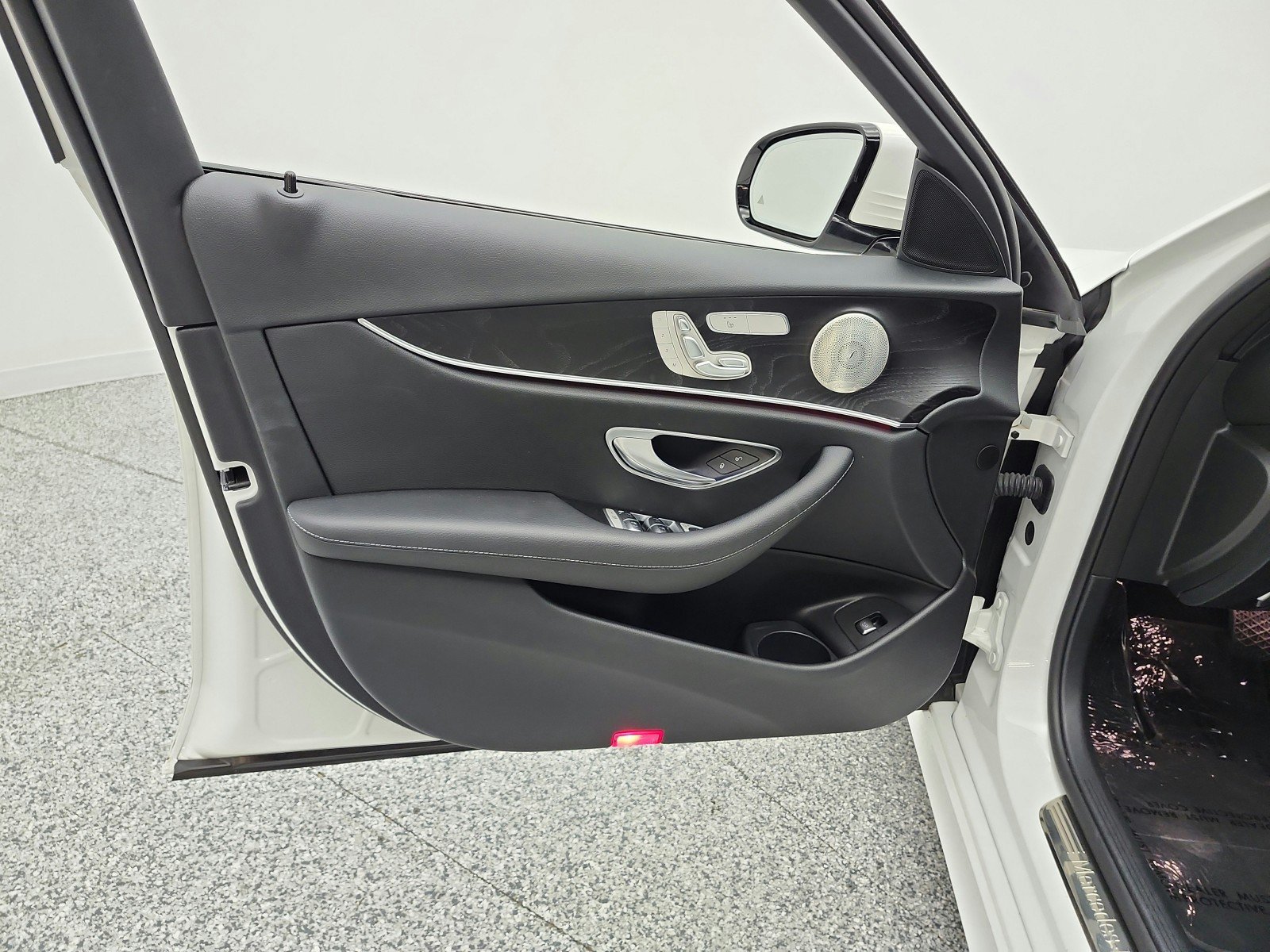 Used 2022 Mercedes-Benz E 350 Sedan image 14