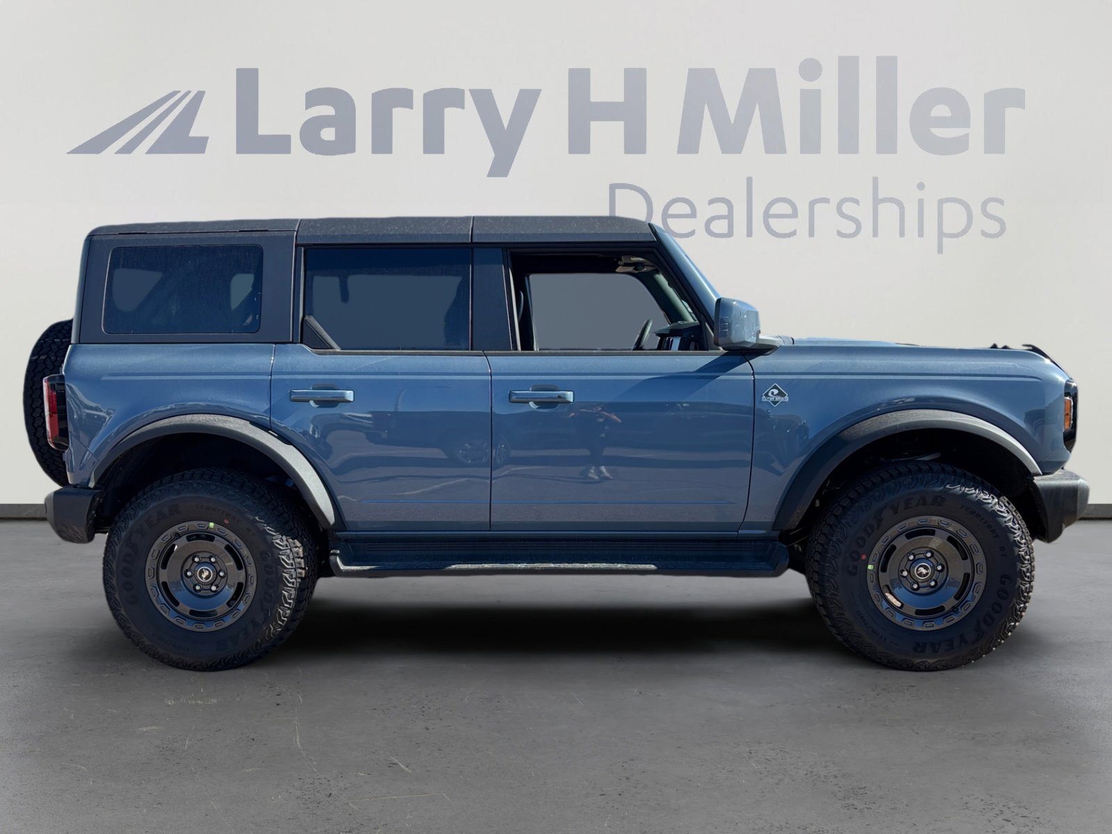 New 2025 Ford Bronco Outer Banks w/ Sasquatch Package image 6