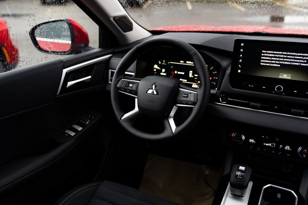 New 2026 Mitsubishi Outlander SE AWD/4WD image 9