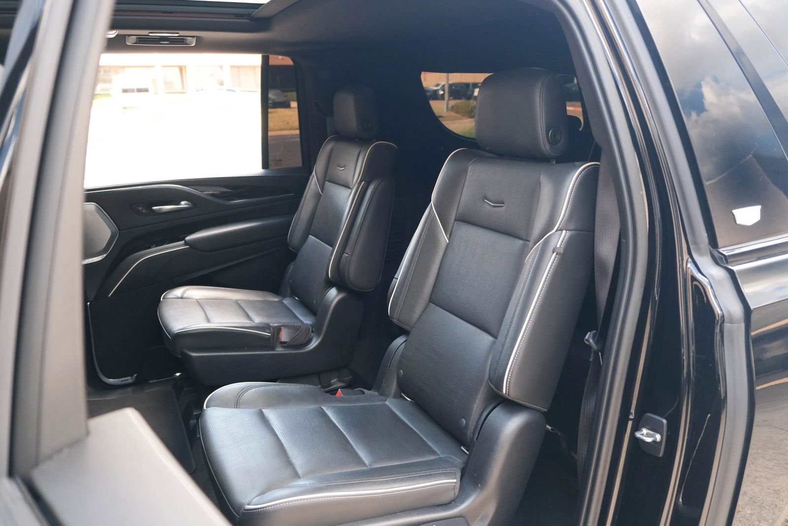 Used 2021 Cadillac Escalade ESV Sport w/ Driver Assist Tech Package RWD image 27