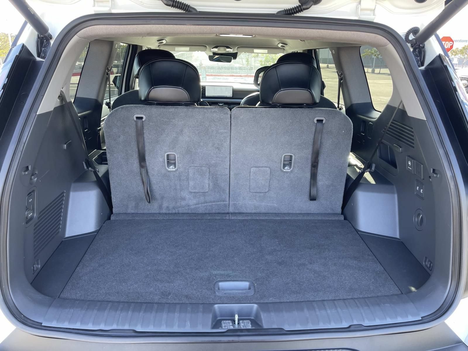 Used 2024 Kia EV9 Light Long Range RWD image 7