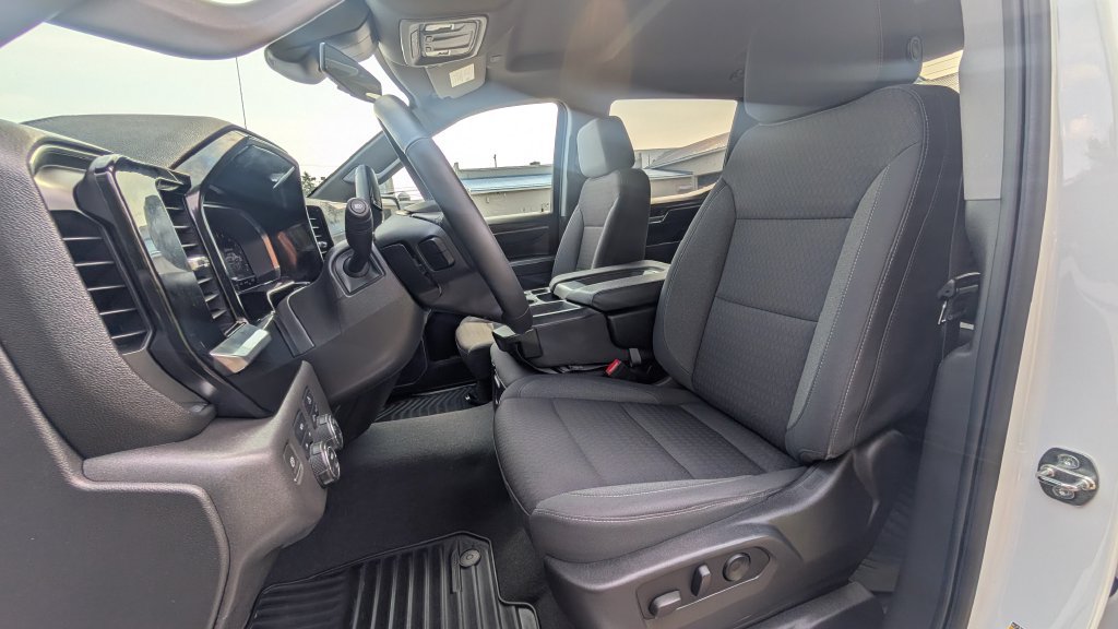 Used 2023 Chevrolet Silverado 1500 LT AWD/4WD image 12