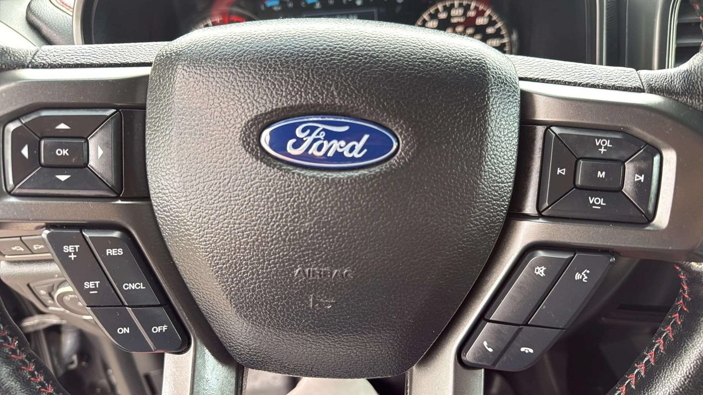 Used 2019 Ford F150 Lariat w/ Equipment Group 502A Luxury AWD/4WD image 14