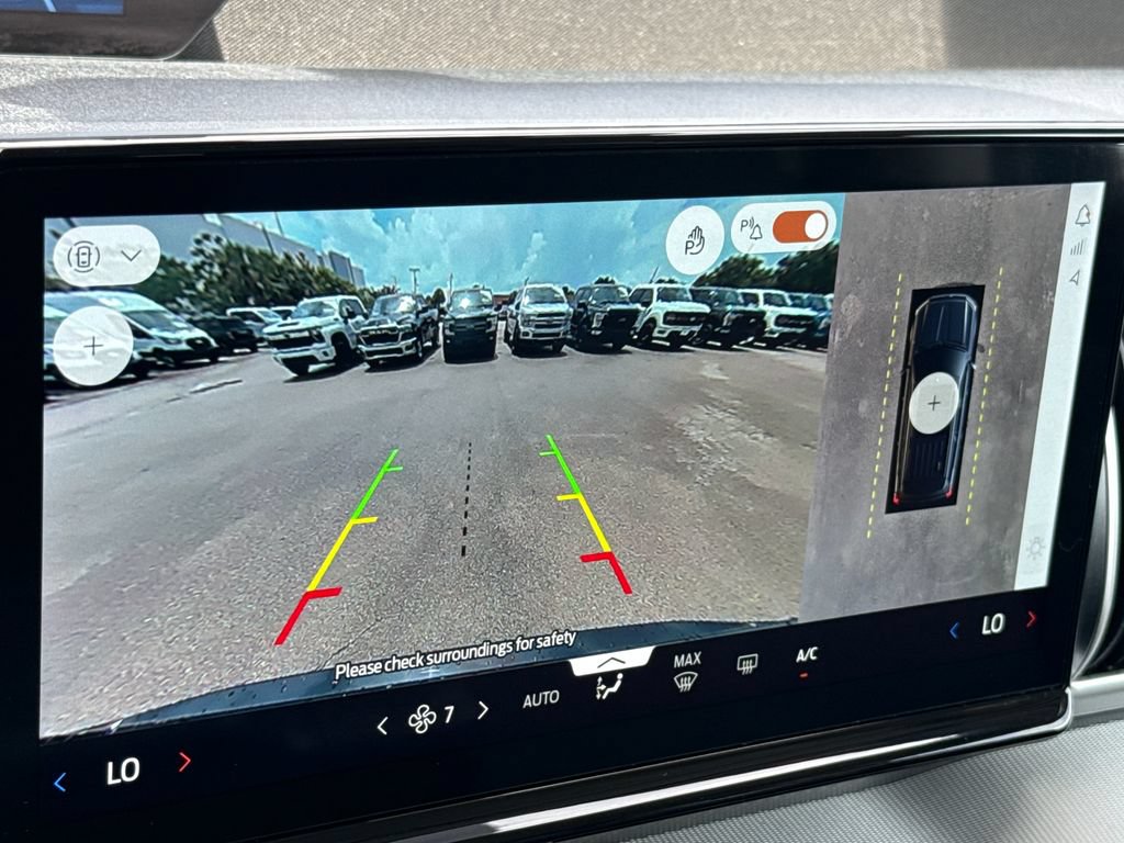 Used 2025 Ford Expedition Active RWD image 23
