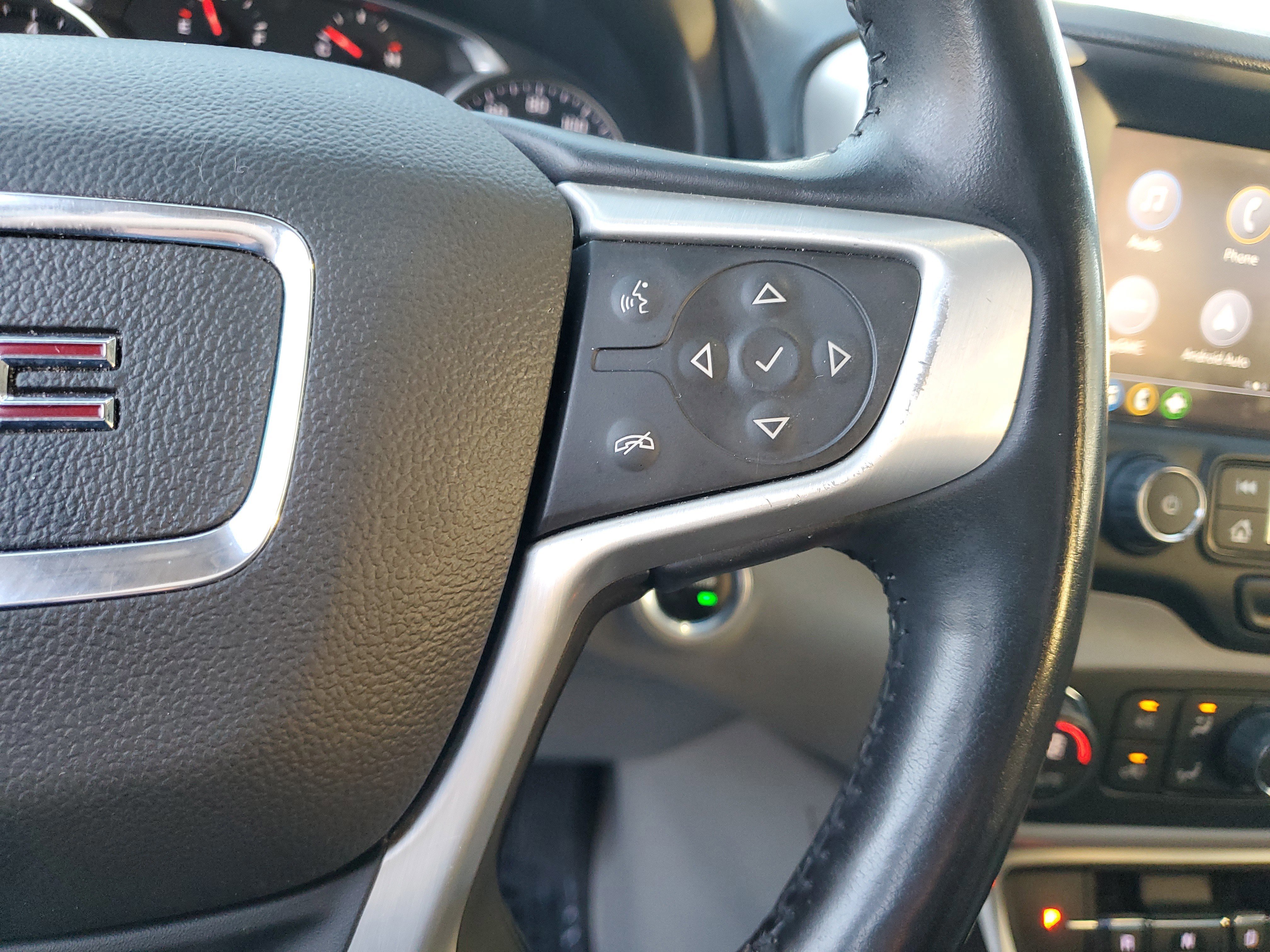 Used 2022 GMC Terrain SLT image 29