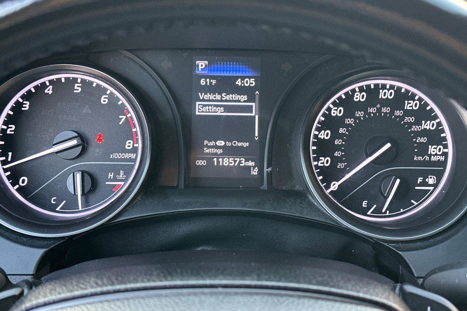 Used 2022 Toyota Camry SE image 25