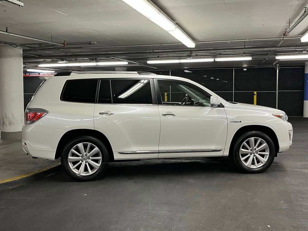 Used 2013 Toyota Highlander Limited AWD/4WD image 36