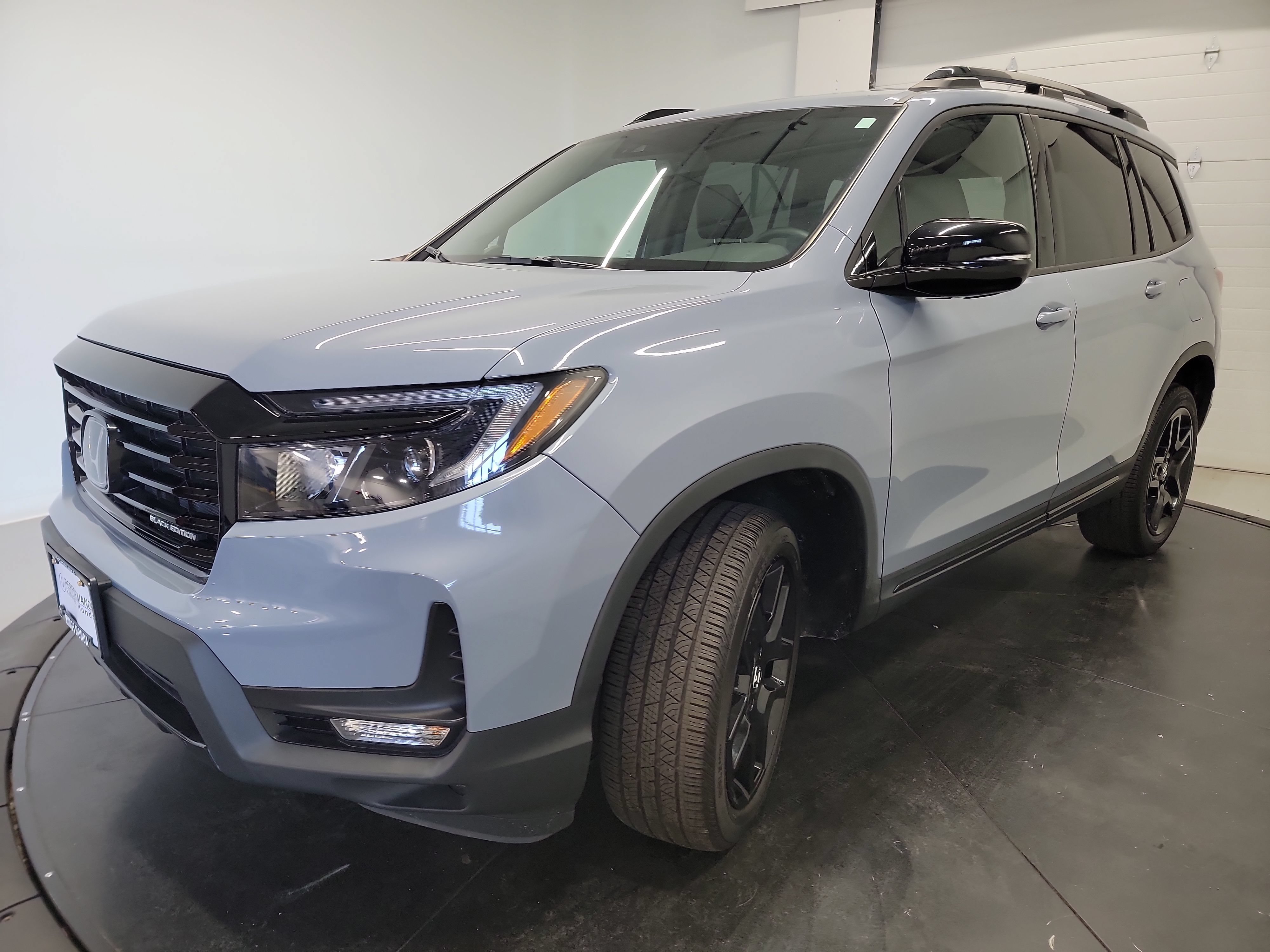 Used 2024 Honda Passport Black Edition image 3