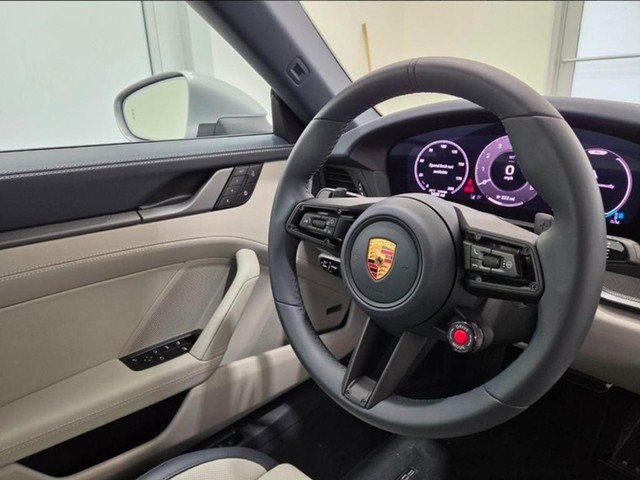 Certified 2025 Porsche 911 Carrera RWD image 17