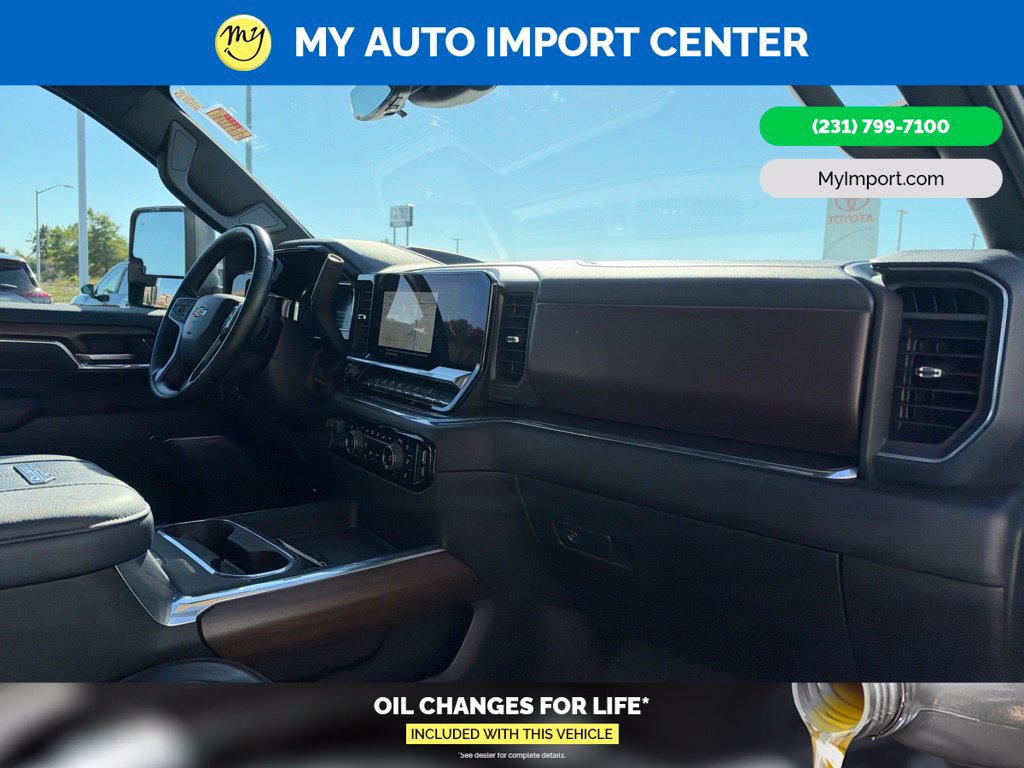Used 2024 Chevrolet Silverado 3500 High Country w/ Technology Package AWD/4WD image 30