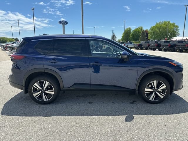 Used 2025 Nissan Rogue SL w/ Tech Package AWD/4WD image 2