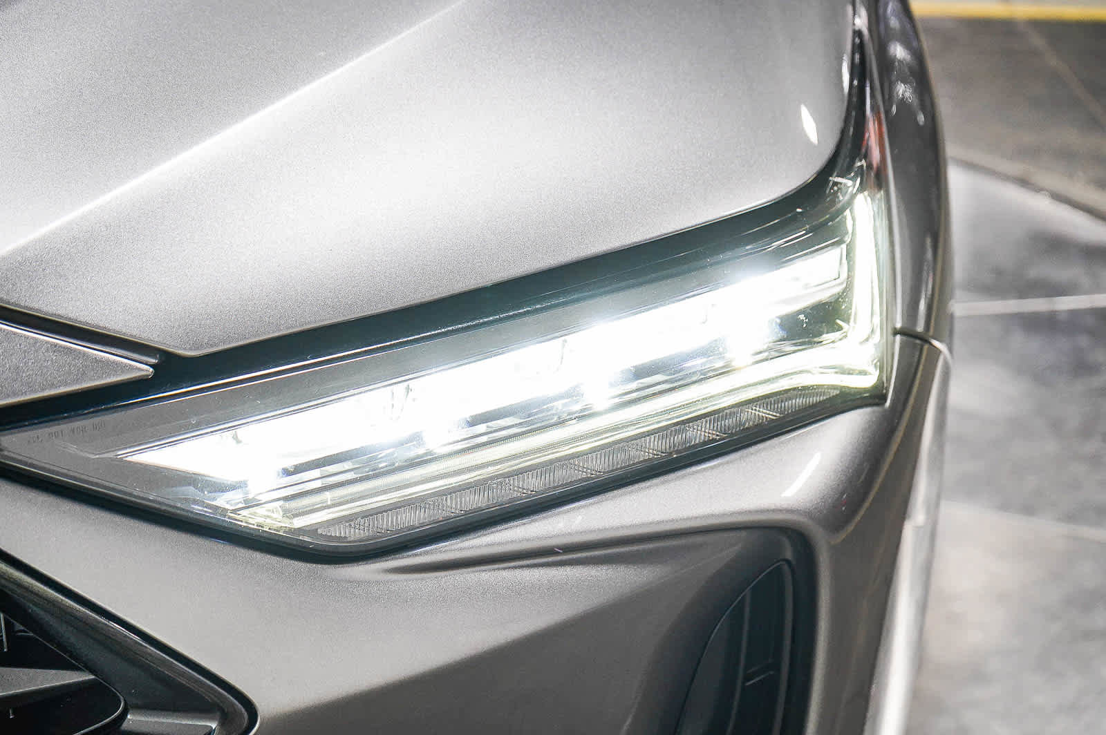 Used 2023 Acura MDX A-Spec image 8