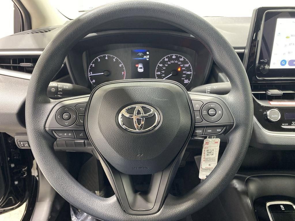 Used 2025 Toyota Corolla LE image 11