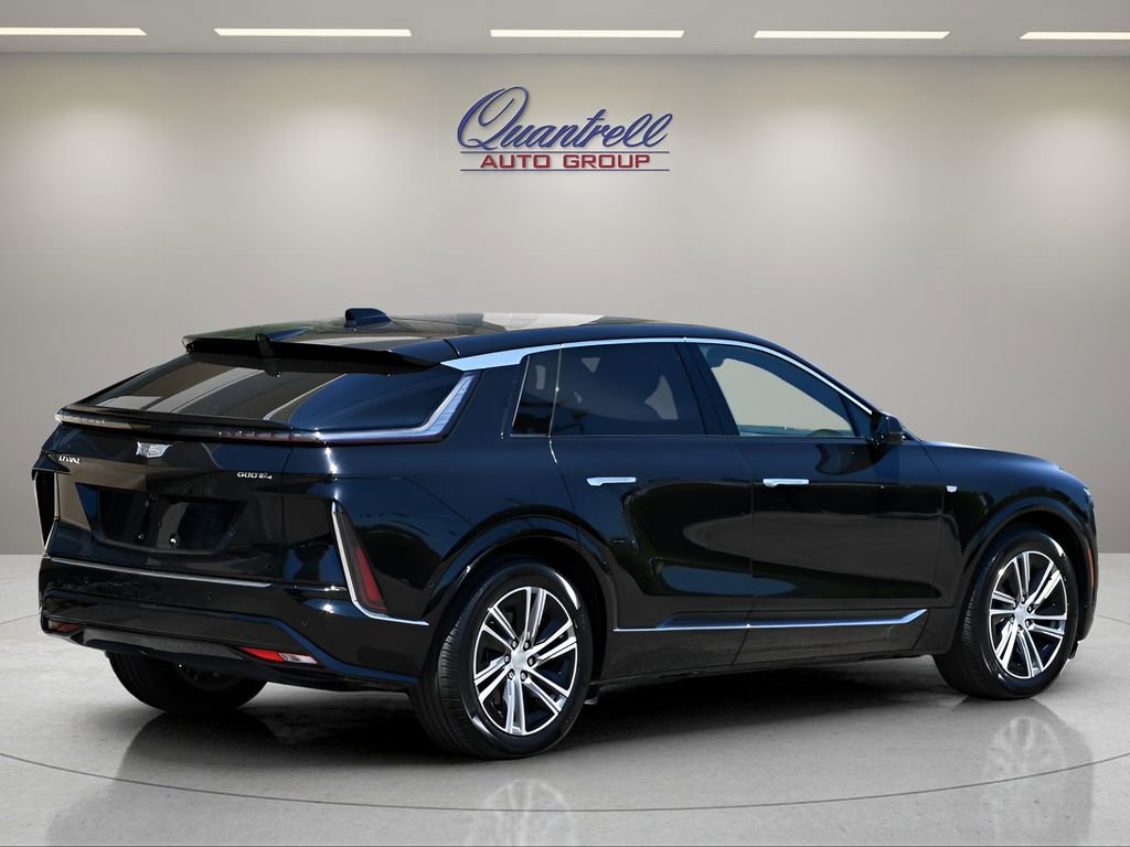 Certified 2024 Cadillac Lyriq Luxury AWD/4WD image 4