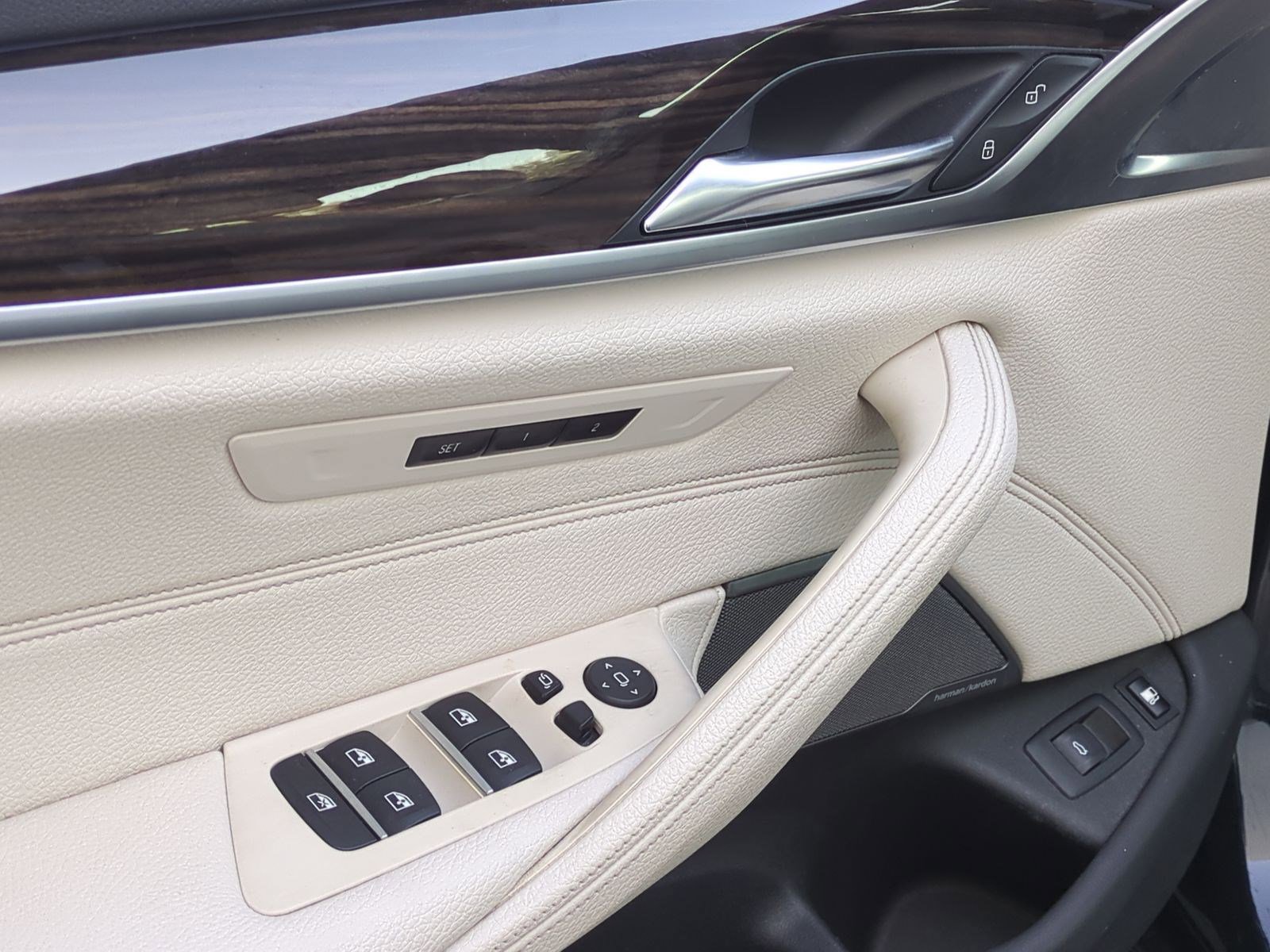 Used 2019 BMW 530e w/ Convenience Package image 15