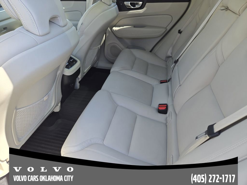 Certified 2024 Volvo XC60 B5 Ultimate w/ Protection Package Premier image 29