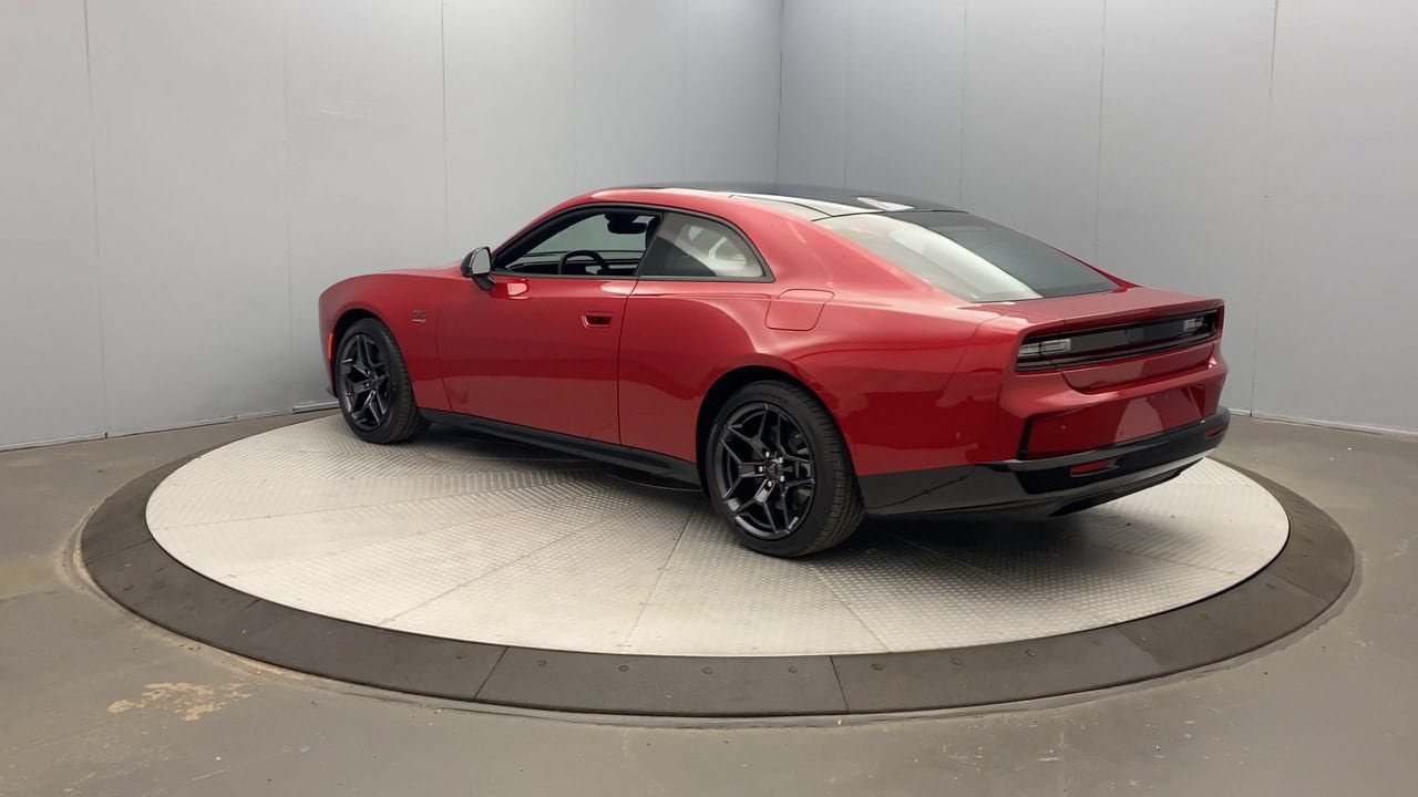 Used 2024 Dodge Charger Daytona R/T w/ Plus Group AWD/4WD image 3