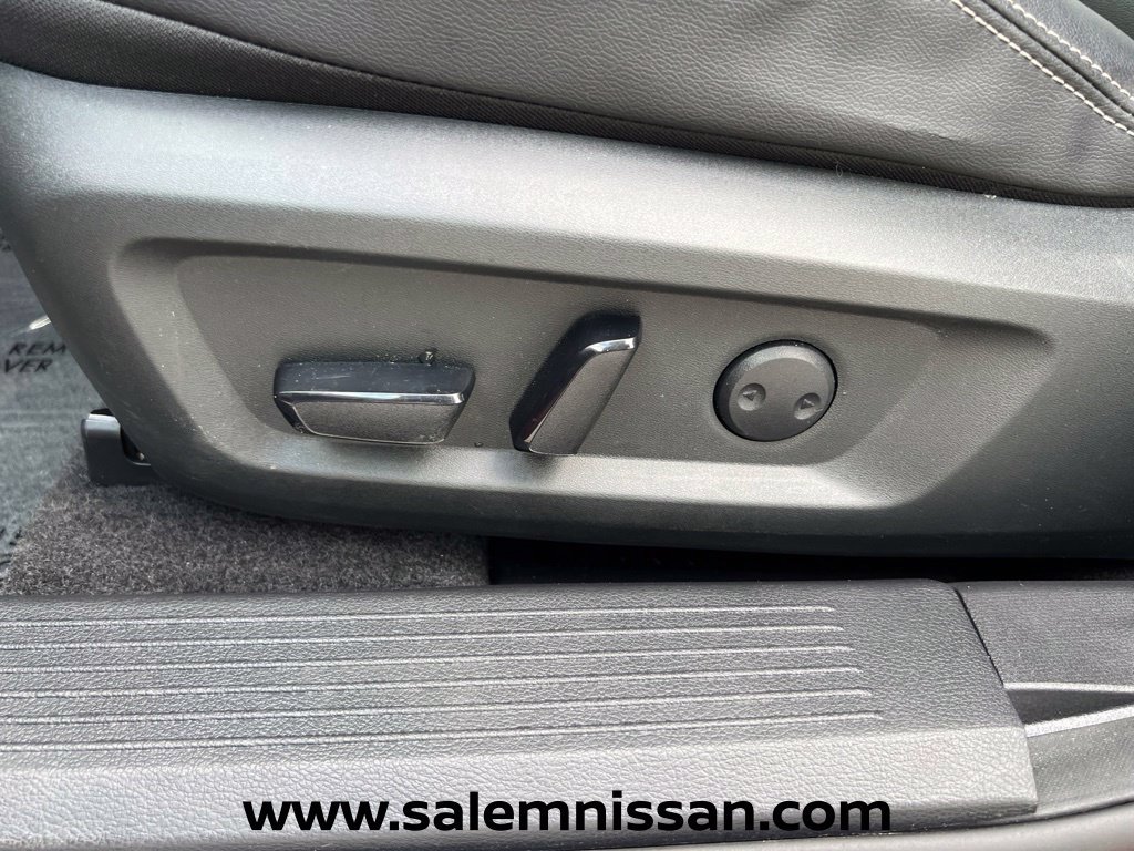 Used 2023 Nissan Rogue SL w/ SL Premium Package AWD/4WD image 16