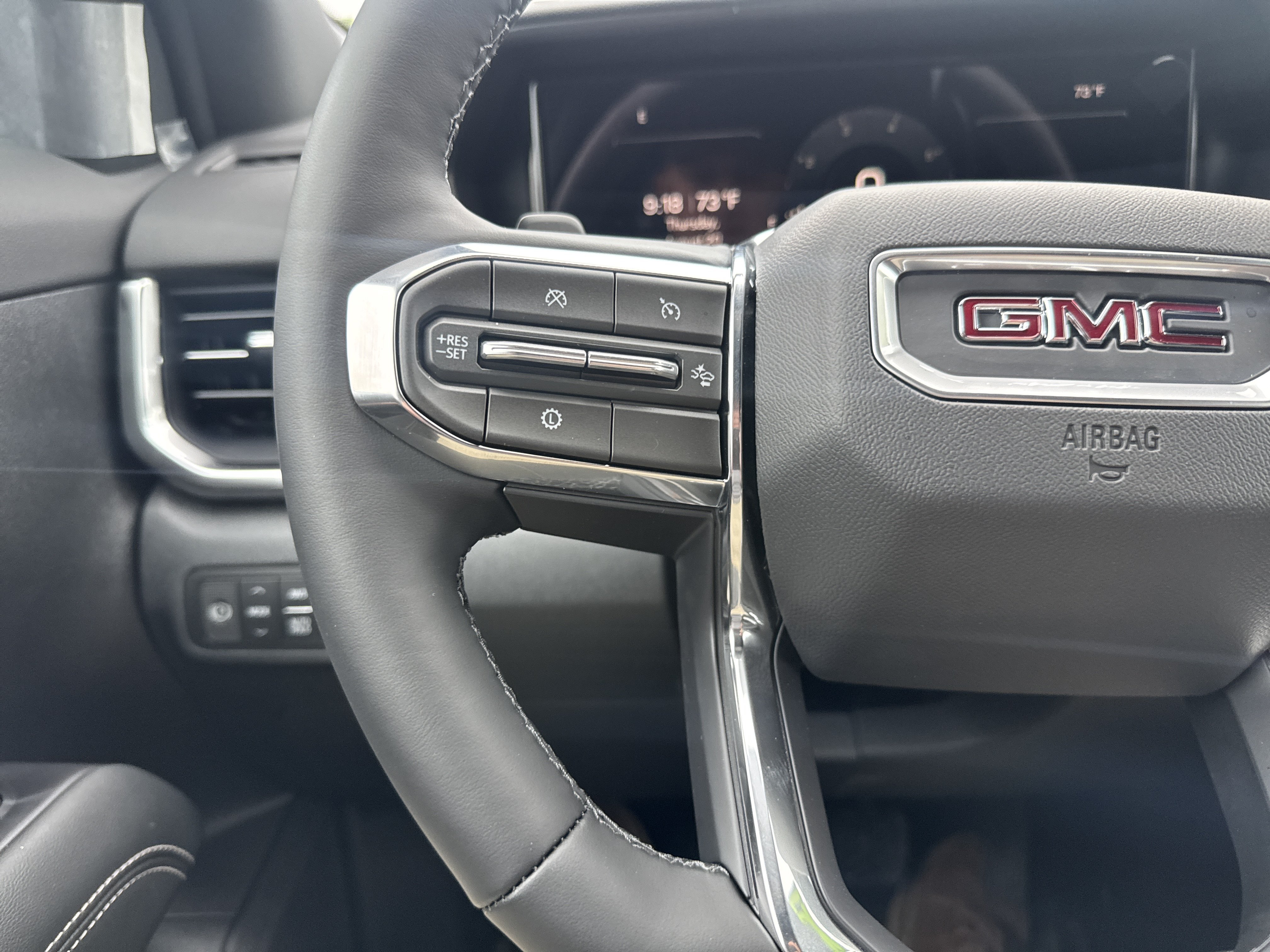 New 2027 GMC Terrain Elevation w/ Elevation Premium Package AWD/4WD image 18