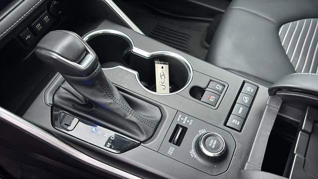 Used 2021 Toyota Highlander XSE image 24