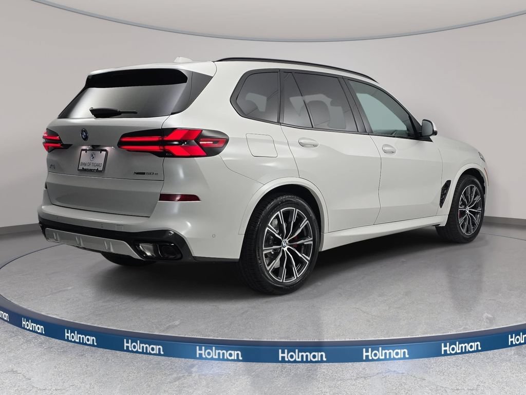 New 2026 BMW X5 xDrive50e w/ M Sport Package AWD/4WD image 5