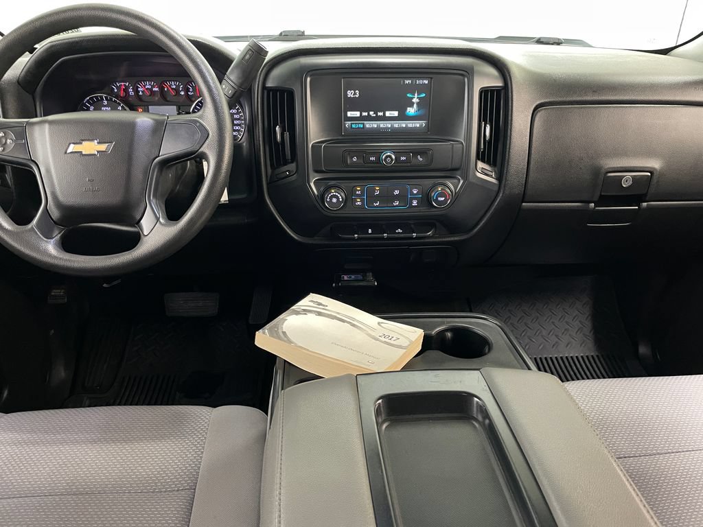 Used 2017 Chevrolet Silverado 1500 Custom w/ Custom Convenience Package AWD/4WD image 8