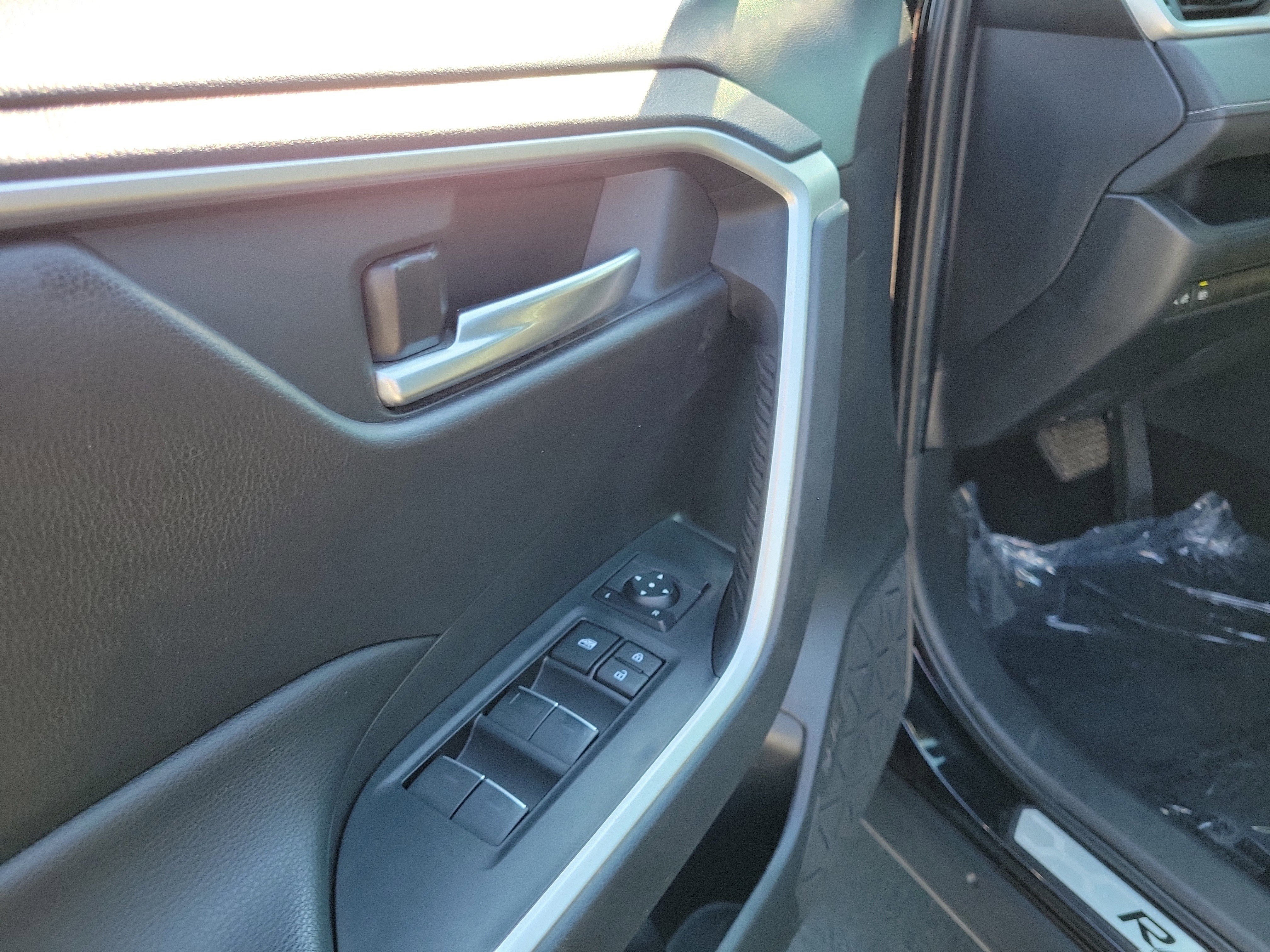 Used 2023 Toyota RAV4 XLE Premium FWD image 18