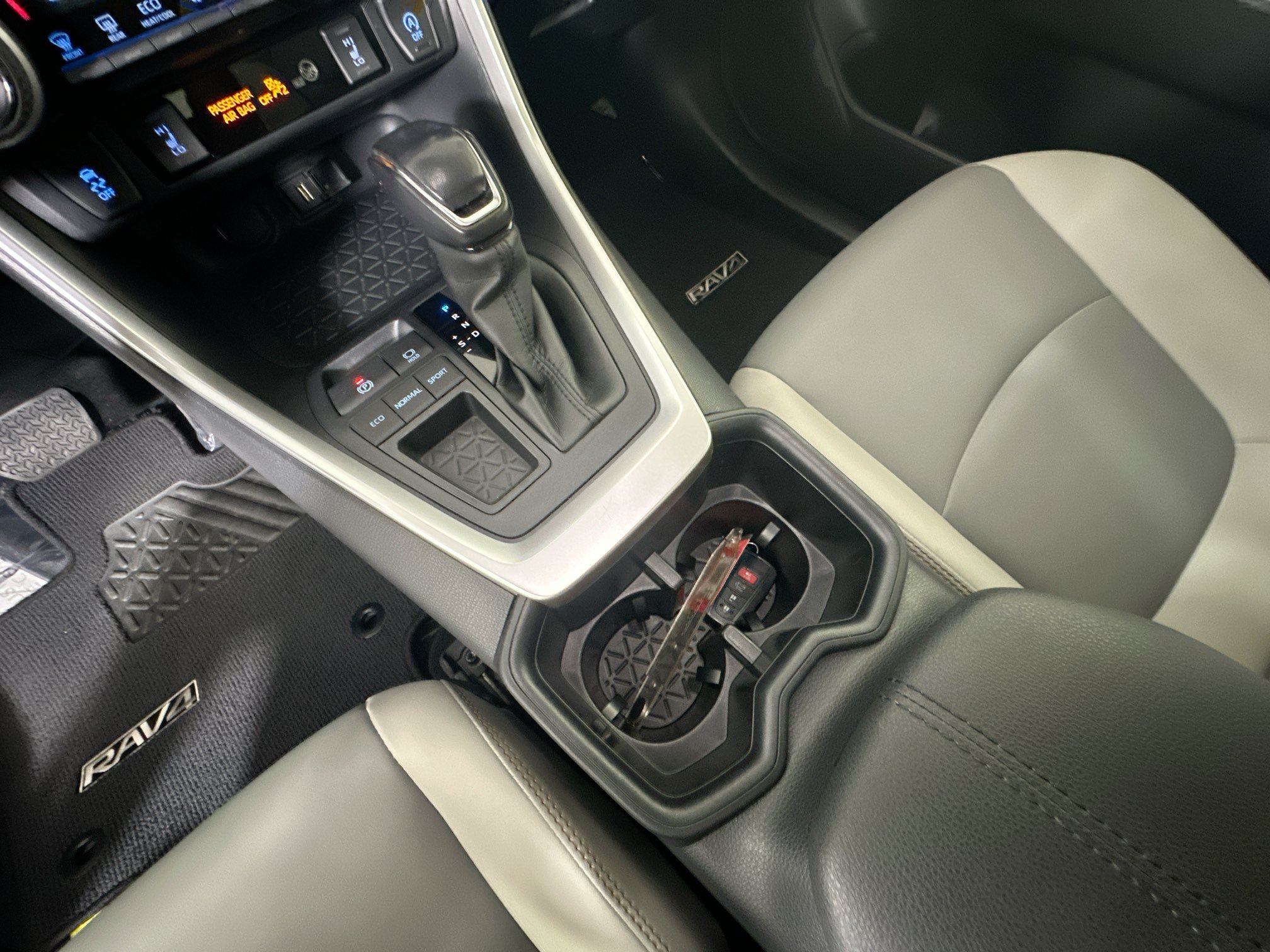 Certified 2022 Toyota RAV4 XLE Premium FWD image 22