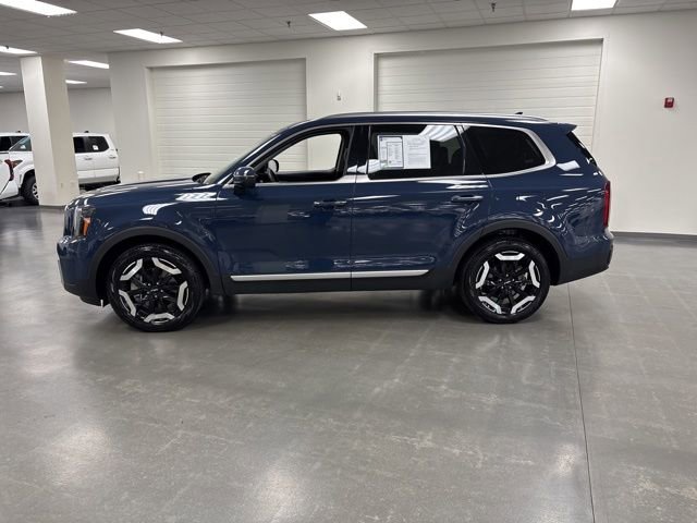 Used 2025 Kia Telluride S image 4