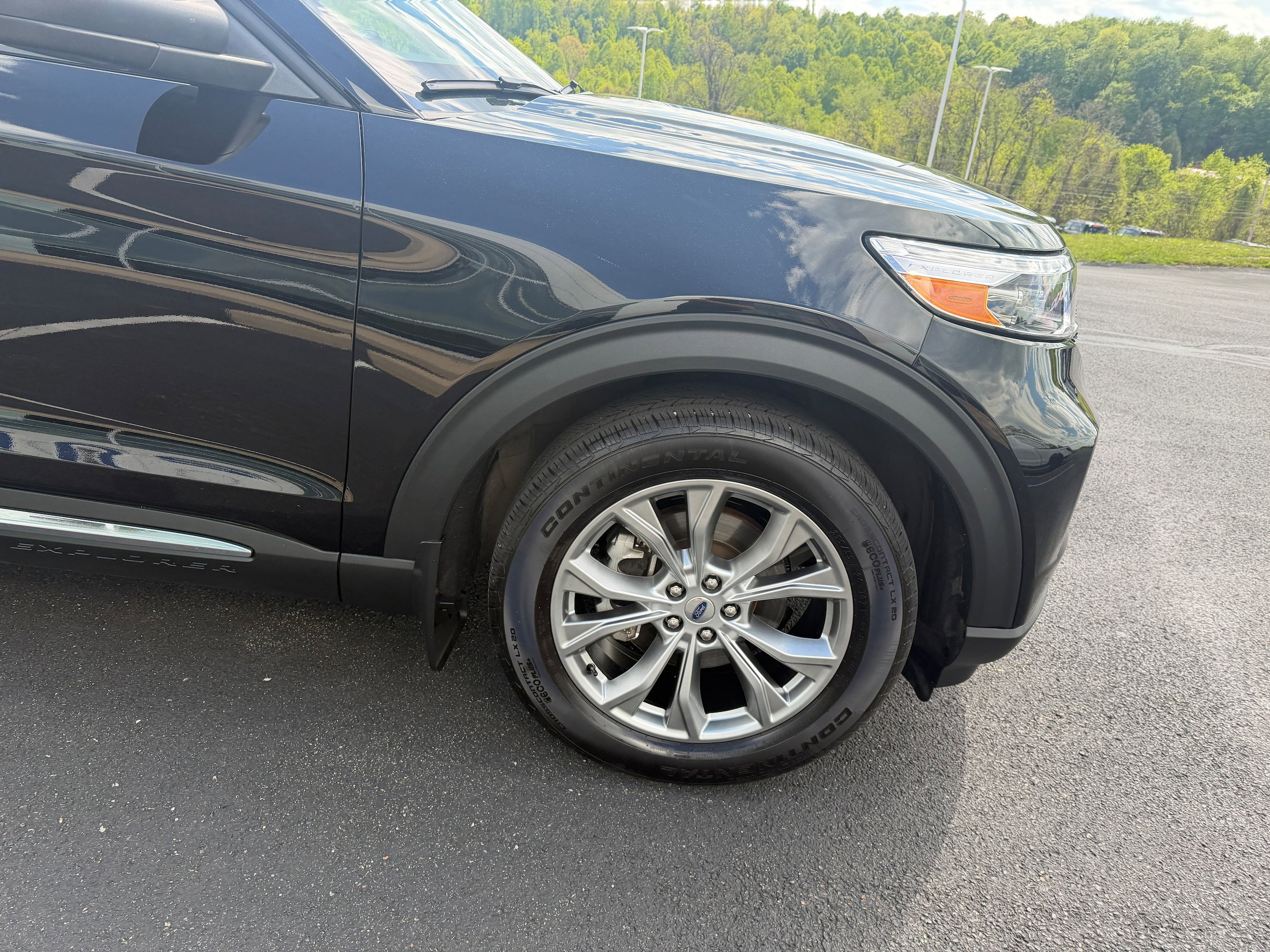 Certified 2021 Ford Explorer XLT w/ Equipment Group 202A AWD/4WD image 12