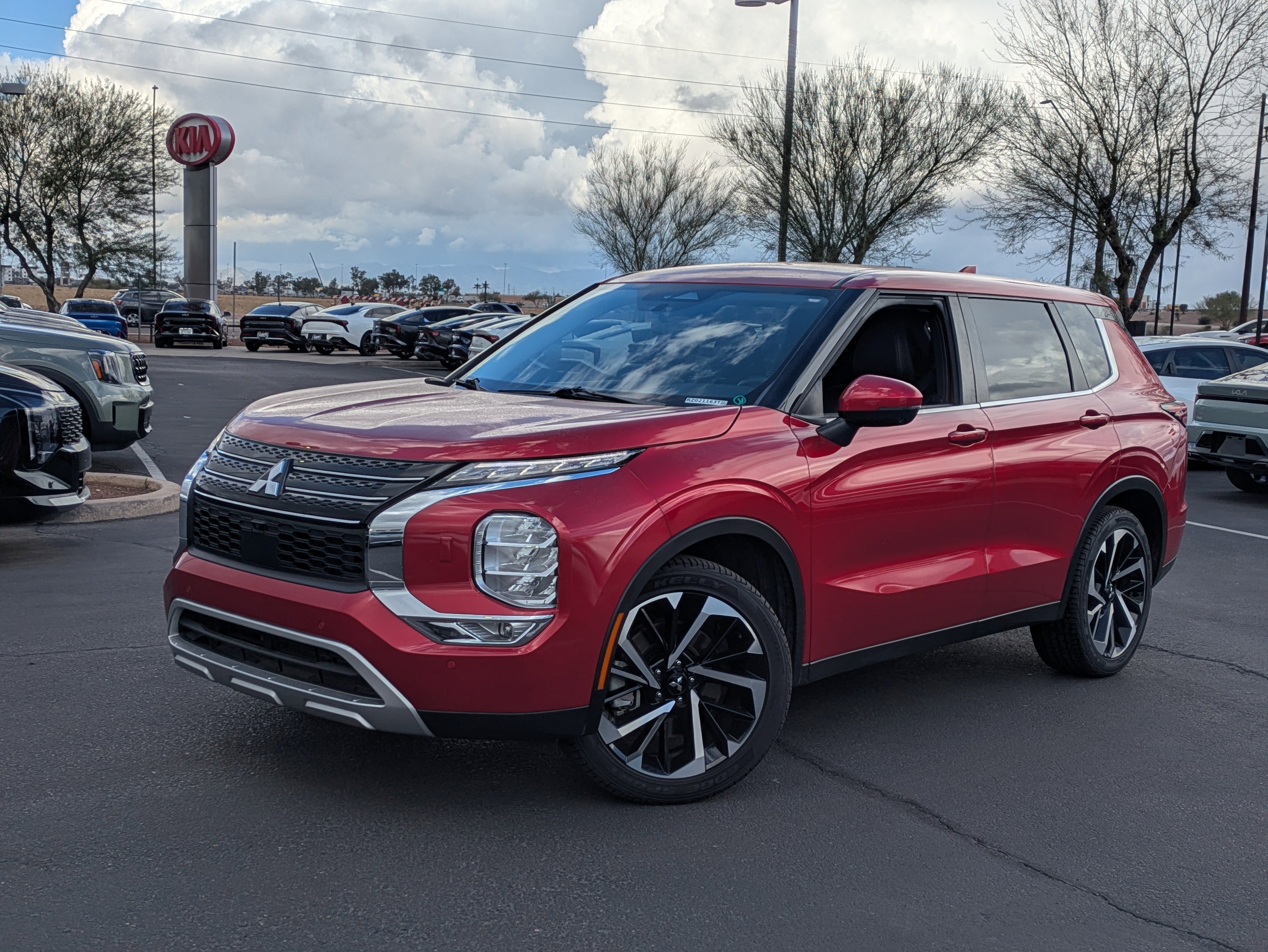 Used 2024 Mitsubishi Outlander SE image 32