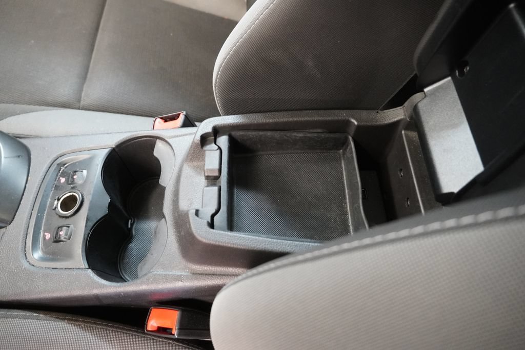 Used 2014 Ford Focus SE w/ SE Winter Package FWD image 24