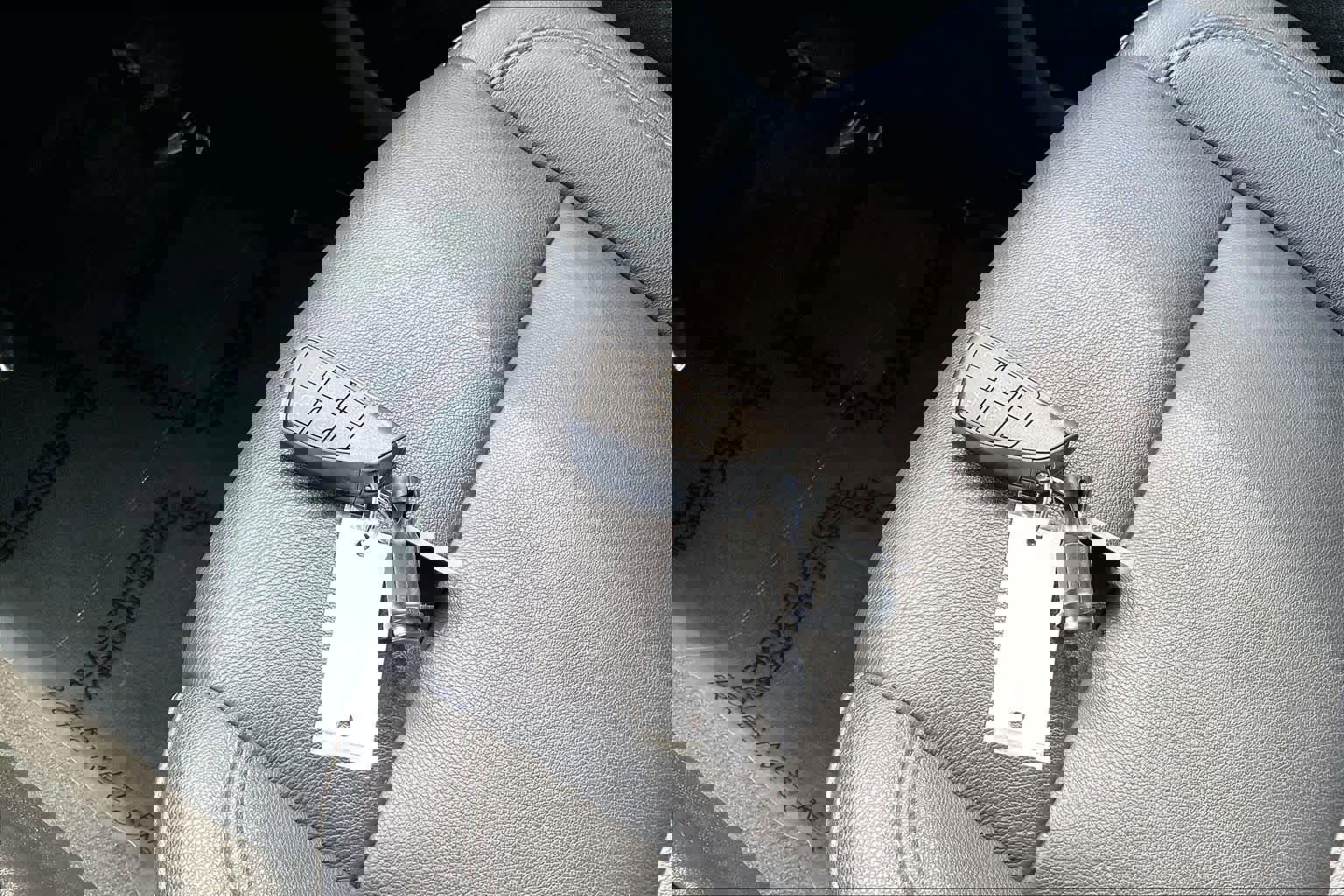 Used 2022 Chevrolet Suburban LT w/ Luxury Package image 11