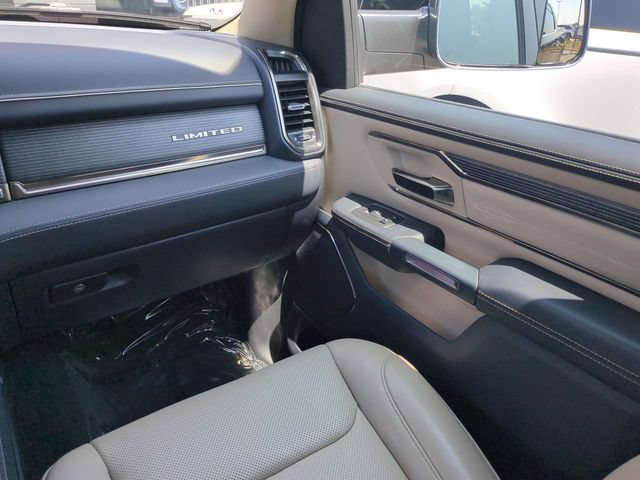 Used 2019 RAM 1500 Limited w/ Advanced Safety Group AWD/4WD image 17
