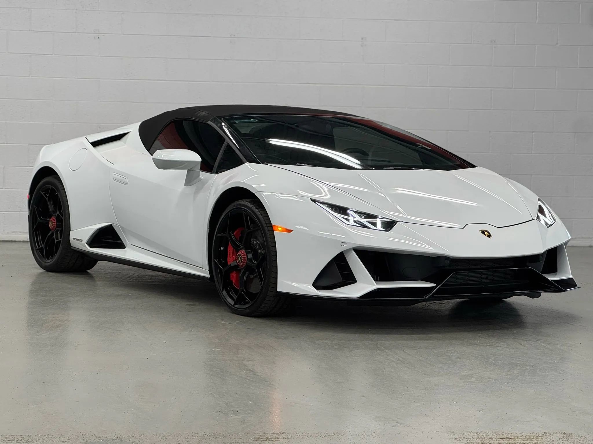 Used 2020 Lamborghini Huracan EVO image 27