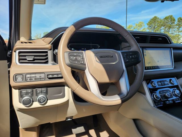 Used 2021 GMC Yukon Denali w/ Denali Premium Package image 12